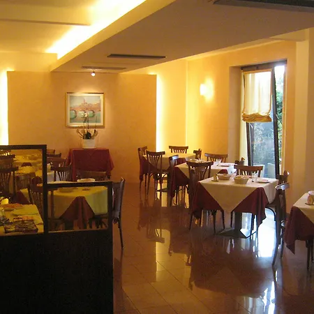 Corte Girlanda 3*