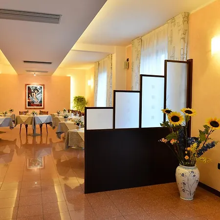 Corte Girlanda 3* ורונה