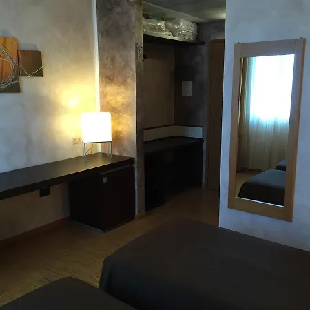 Corte Girlanda 3* ורונה